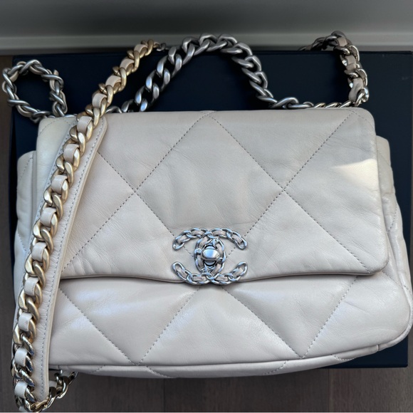 Lambskin Quilted Medium Chanel 19 Bag in Beige - Picture 1 of 14